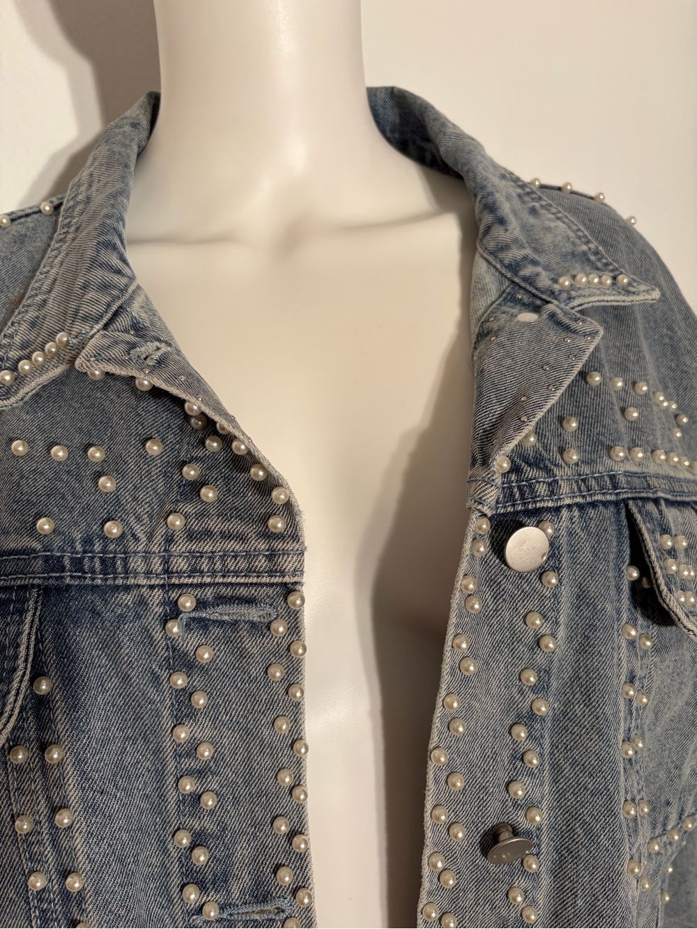 #751 BiBi NWT Light Blue Pearl-Studded Denim Jacket. Amazing! - Picture 7 of 16
